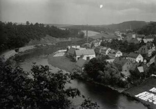 Mittweida-Neudörfchen : Mittweida-Neudörfchen. Ortsteilansicht mit Wäschebleiche am rechten Ufer der Zschopau