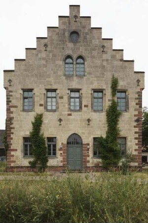 Ehemaliges Zisterzienserkloster Pforta — Ehemaliges Verwalter- und Schlachthaus / Neugotisches Haus