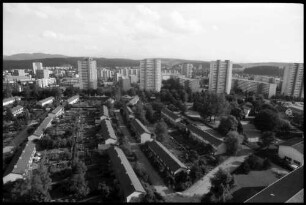 Bern, Bethlehem: Bebauung Hochhäuser und Reihenhäuser mit Garten, von Wohnung Theile