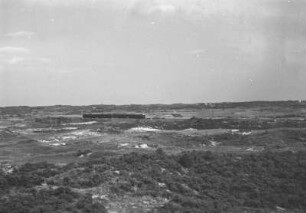 Landschaft bei Amsterdam : Blick auf eine Wiesen- und Weidelandschaft mit Eisenbahn
