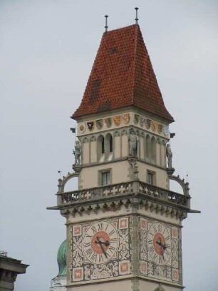 Passau - Rathausturm : Der Rathausturm mit der Uhr. Aufgenommen am 11. Juni 2011 in Passau