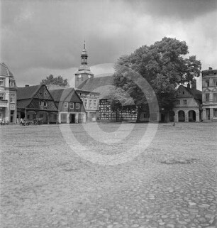Marktplatz Rakwitz mit evangelischer Kirche