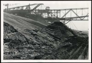 Im Tagebau 3 : Tagebau Jänschwalde. Abraumförderbrücke für Braunkohle