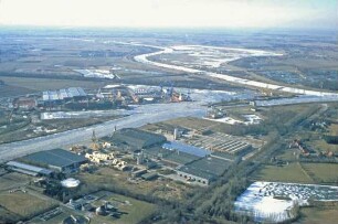 Hafen Papenburg mit Meyer-Werft