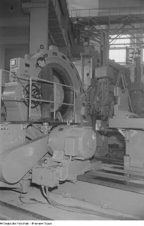 Kurbelwellen-Zapfendrehmaschine