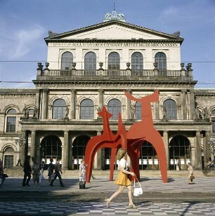 Hannover. Opernhaus. Blick auf den Mittelrisalit