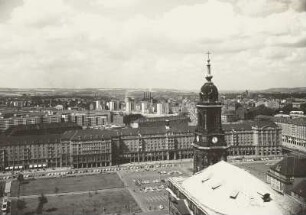 Dresden. Blick vom Rathausturm nach Westen auf Kreuzkirche und Altmarkt
