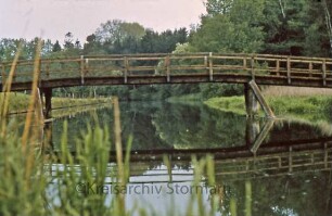 Bürgerpark: Holzbrücke über die Trave