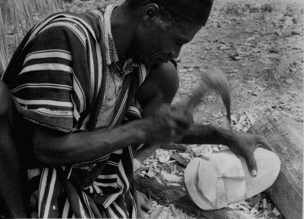 Sculpteur du village de Njor Diaple, nommé Tame