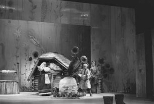 Szenenbilder aus "Das Rübchen", Theaterstück von Pawel Maljarewski nach dem Märchen "Repka“. Aus dem Russischen und Bearbeitung von Horst Hawemann und Peter Ensikat. Theater der Freundschaft Berlin, 29.11.1969