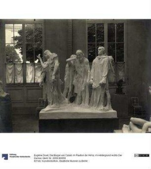 Die Bürger von Calais im Pavillon de l'Alma, im Hintergrund rechts Der Denker