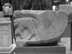 Relief mit einem Elefanten