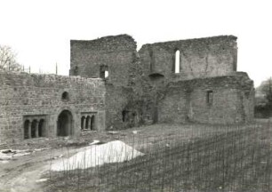 Meißen-Klosterhäuser, Hochuferstraße. Ruine des Benediktiner-Nonnenklosters zum Heiligen Kreuz (1201/1250). Klausurhof