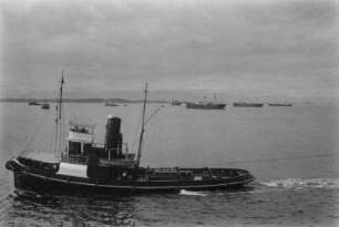 Schiffe vor Brasilien : Verschiedene Typen von Schiffen vor der brasilianischen Küste.