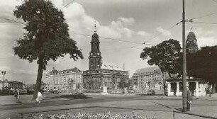 Dresden-Altstadt. Blick vom Dr.-Külz-Ring zur Kreuzkirche, 1959