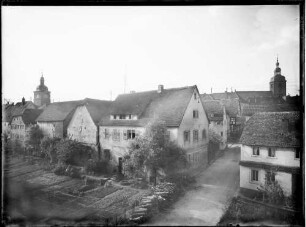 Buchen Ortsbild - Ansicht von Südosten links im Hindergrund der Stadtturm mit Zwiebeldach (1719), rechts der Stadtkirchturm von der Sankt Oswaldkirche
