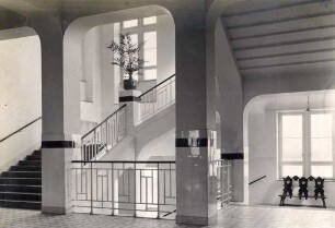 Städtisches Klinikum. Chirurgische Abteilung - Treppenhaus