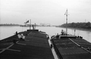 Kembs: Zufahrt zur Schleuse Kleinkembs