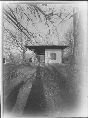 Saßleben (Calau-Saßleben). Inselpavillon (1924-1925) im Schloßpark. Seitenfront