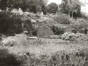 Annaberg-Buchholz. Friedhof Buchholz. Terrassenanlage mit Gräbern