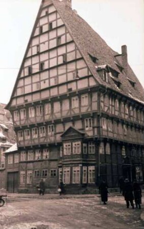 Hildesheim: Hohes Giebelhaus, Osterstraße/Ecke Marktstraße, Giebel angeschnitten