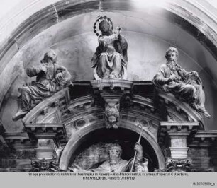 Altargiebel - Giebel des Maximus-Altars