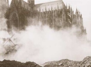 Köln, Dom nach einem Angriff