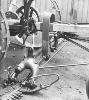 Mähmaschinenantrieb durch Schwingssystem (Schieferstein) : Technikgeschichte | Physik | Mechanik | Mechanische Schwingungen