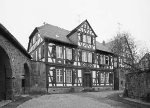Fachwerkwohnhaus; Büdingen, Schloßgasse 2