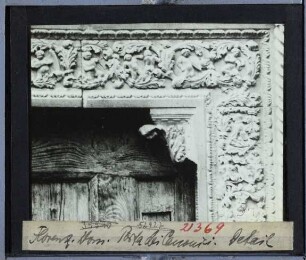 Florenz, S. Maria del Fiore (Dom) : Relief an der Südseite, Details des Gewändes