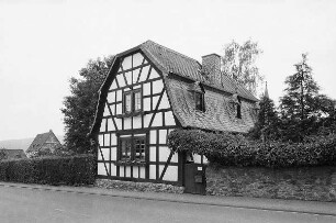Ehem. Brennhaus des Kurtrierer Amthofes; Wehrheim, Pfaffenwiesbacher Straße 4
