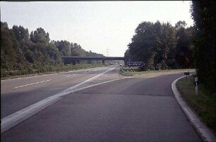 Ausfahrt West von Hauptfahrbahn West (Karlsruhe Richtung Basel)