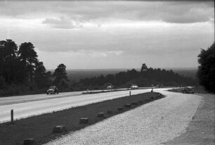 Osning: Autobahn, Blick vom Osning (Teutoburger Wald) abwärts, bei Bielefeld