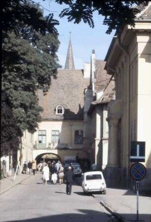 Herrmannstadt (Sibiu): Archivstraße mit Torbogen