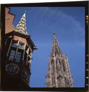 Erker des Historischen Kaufhauses mit Münsterturm