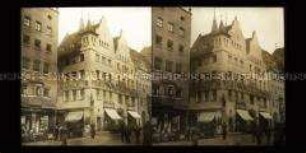 Handwerkskammer am Grünen Markt mit Freskomalerei, Nürnberg