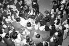 Freiburg: Filmpalast, Autogrammstunde von oben, Christine Kaufmann und Siegfried Breuer