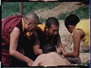 Buddhismus, Tibet - »Sa-gShi Byin-rLob«, Zeremonie zur Gründung des klösterlichen Tibet-Instituts Rikon (Schweiz)