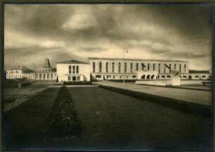 Ausstellungsgebäude, zerstört. Mittelbau und westlicher Teil