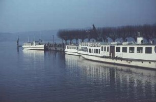 Insel Mainau. Hafen mit Fährschiffen