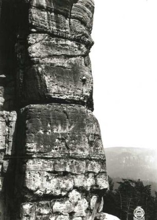 Sächsische Schweiz, Schrammsteine. Falkenstein. Seilschaft über dem 1. Band in der Kotzwand (VIIa)