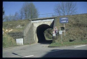 Gewölbte Ortsunterführung