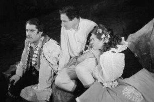 Szenenbilder aus der Oper "Schwanda, der Dudelsackpfeifer" von Jaromir Weinberger an der Städtischen Oper (heute Deutsche Oper) Berlin