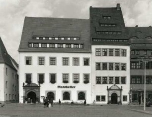 Freiberg (Sachsen), Obermarkt 16 und 17. Ehemaliges Kaufhaus (1545-1546, S. Lorentz d. Ä.) und Wohnhaus mit Laden (um 1530)