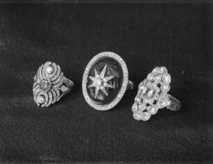 Ring mit Diamantstern