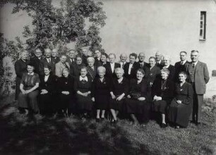 Gruppenbild zur Goldenen Konfirmation (einstige Konfirmanden der I. Bürgerschule)
