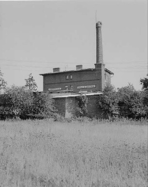 Pfaffendorf (Kr.Oder-Spree) Schilderfabrik (ehem.Molkerei) Feldseite