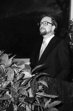 Freiburg: Kaufhaussaal, Konzert und Ausstellung Hortense von Gelmini, Begrüßung: Burkhard Gollnick