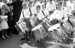 Basel (Schweiz): Markt; Trommlerbuben