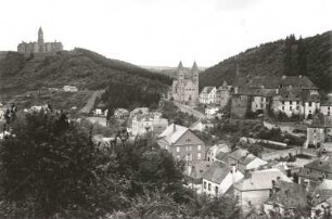 Clervaux (Clerf). Burg. Links hinten Benediktinerabtei